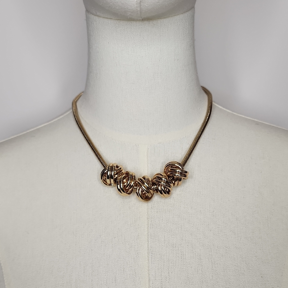 The Limited Gold Knot Necklace